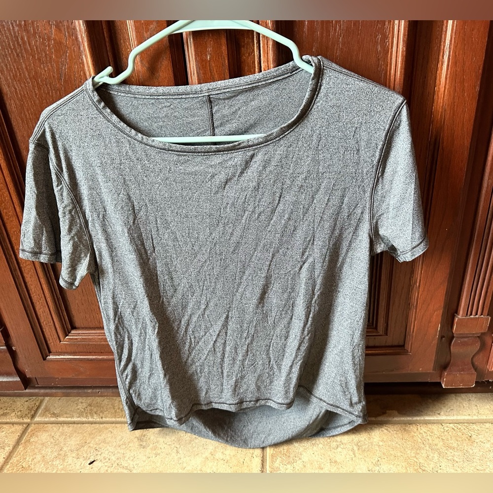 Lululemon tee